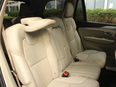 Used 2017 Volvo XC90 T6 Momentum AWD/4WD image 25