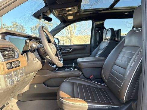 Used 2025 GMC Yukon Denali Ultimate image 8