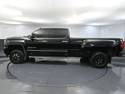 Used 2018 GMC Sierra 3500 Denali image 9