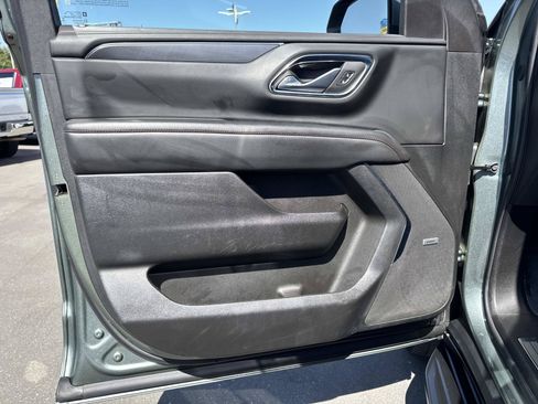 Used 2024 Chevrolet Suburban RST RWD image 19