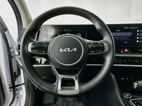 Used 2025 Kia Sportage EX FWD image 15