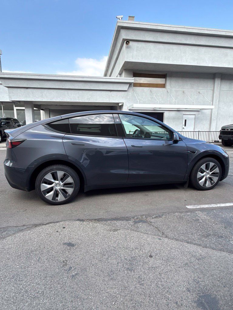 Used 2023 Tesla Model Y Long Range AWD/4WD image 6