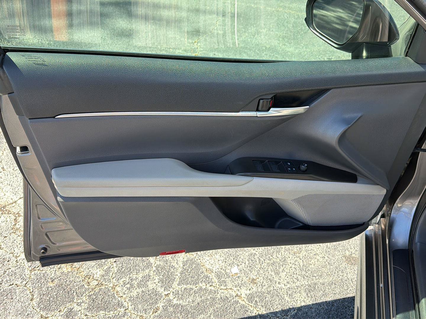 Used 2021 Toyota Camry SE FWD image 16