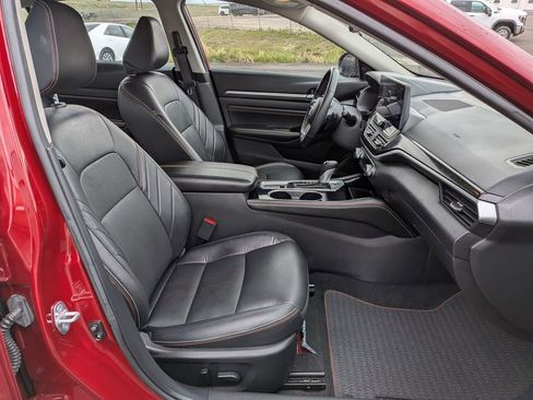 Used 2023 Nissan Altima 2.0 SR FWD image 23