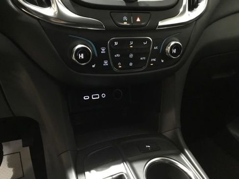 Used 2024 Chevrolet Equinox LT FWD image 31