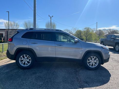 Used 2014 Jeep Cherokee Latitude image 2