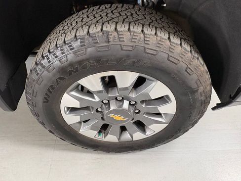 Certified 2025 Chevrolet Silverado 2500 Custom w/ Custom Value Package AWD/4WD image 13