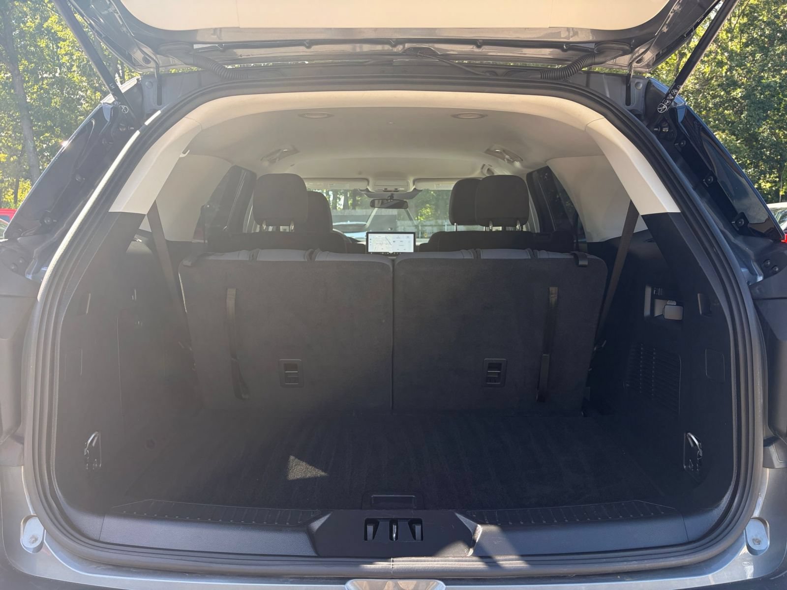 Used 2026 Ford Explorer Active AWD/4WD image 31
