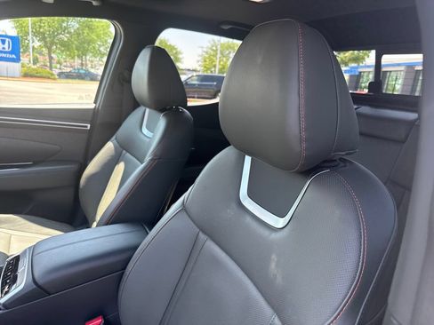 Certified 2022 Hyundai Santa Cruz Limited AWD/4WD image 12