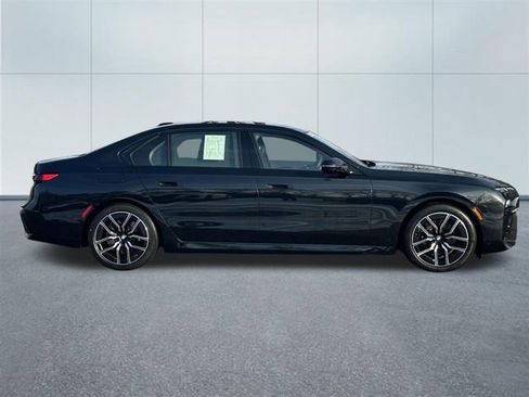 Used 2026 BMW 740i xDrive image 5