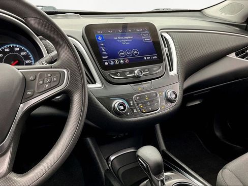 Used 2022 Chevrolet Malibu LT image 6