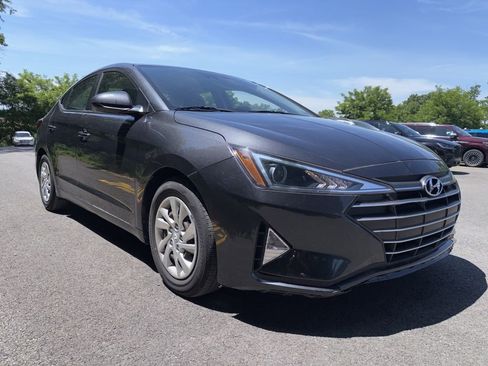 Used 2020 Hyundai Elantra SE w/ Cargo Package (C1) FWD image 4