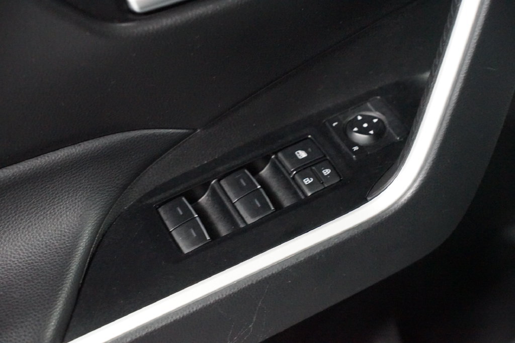 Certified 2025 Toyota RAV4 XLE FWD image 31
