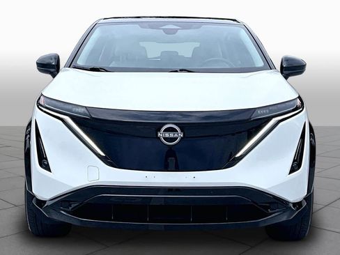 Used 2023 Nissan Ariya AWD image 3