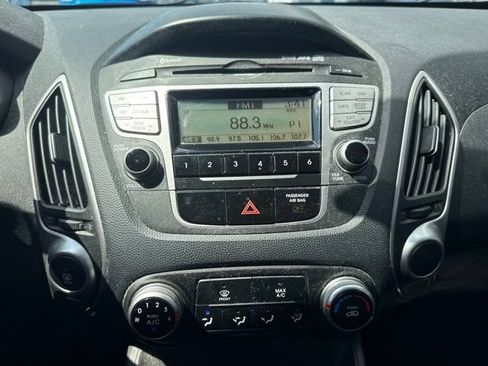 Used 2011 Hyundai Tucson GLS FWD image 9