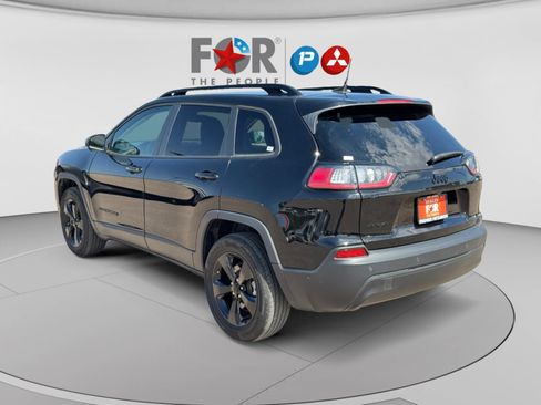 Used 2023 Jeep Cherokee Altitude Lux AWD/4WD image 3