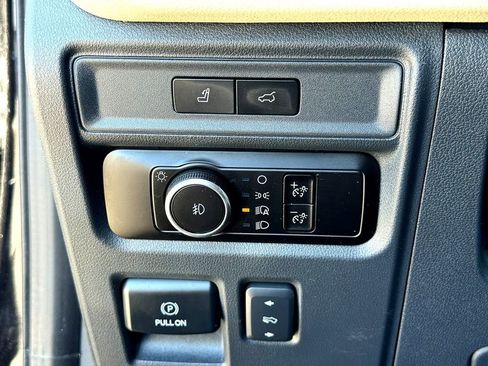 Used 2023 Ford Expedition Limited image 17