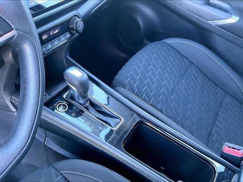 Certified 2021 Nissan Kicks SV image 15