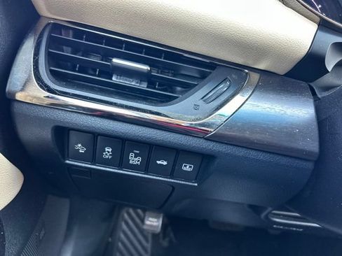 Used 2017 Toyota Avalon Limited FWD image 24