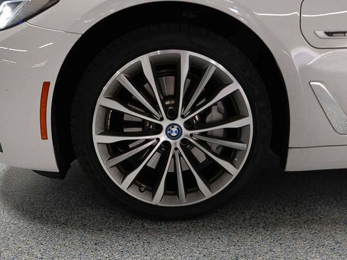 Certified 2023 BMW 530e w/ Premium Package image 5