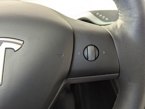 Used 2024 Tesla Model Y Long Range image 38