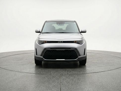 Used 2025 Kia Soul LX w/ LX Technology Package FWD image 2