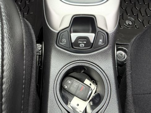 Used 2019 Jeep Compass Latitude w/ Popular Equipment Group AWD/4WD image 40