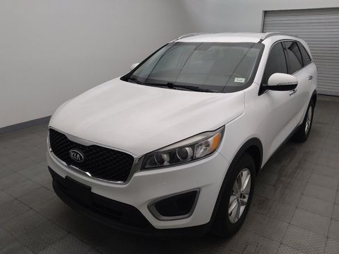 Used 2018 Kia Sorento FWD image 15