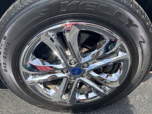 Used 2016 Ford Edge SEL w/ Equipment Group 201A AWD/4WD image 25