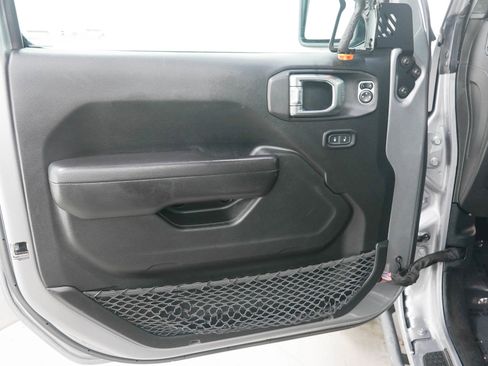 Used 2019 Jeep Wrangler Sport AWD/4WD image 14