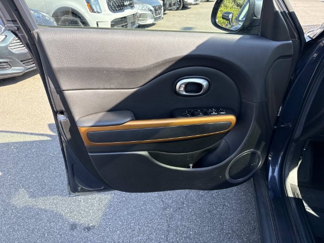 Used 2016 Kia Soul ! w/ Premium Package FWD image 13