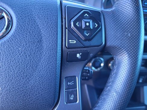 Used 2018 Toyota Tacoma TRD Off-Road image 27