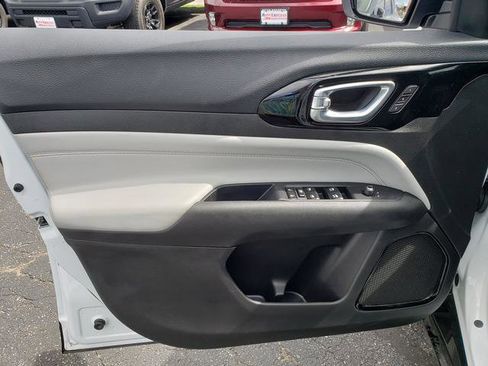 Used 2024 Jeep Compass Limited w/ Elite Group image 11