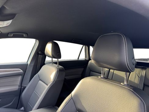 Certified 2023 Volkswagen Atlas Cross Sport SE image 6