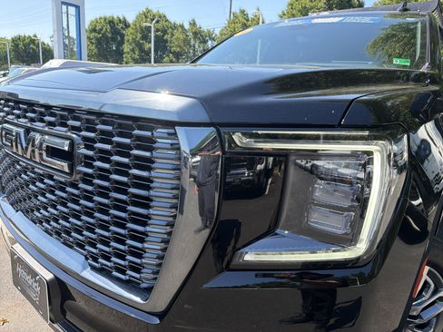 Used 2024 GMC Yukon XL Denali Ultimate AWD/4WD image 6