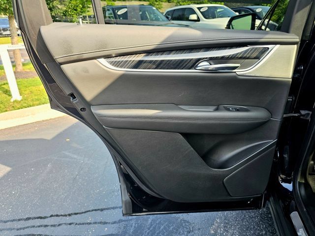 Used 2021 Cadillac XT6 Premium Luxury AWD/4WD image 28