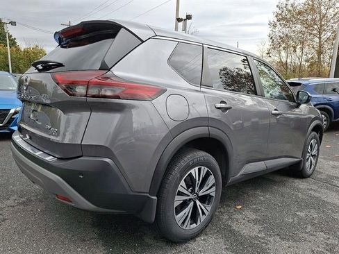 Used 2023 Nissan Rogue SV image 6
