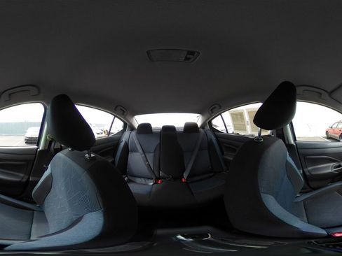 Used 2025 Nissan Versa SV FWD image 41