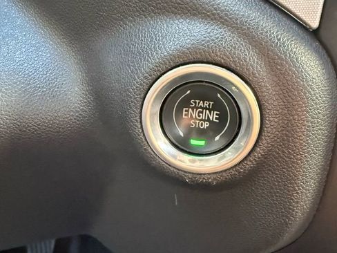 Used 2022 GMC Sierra 1500 SLE image 17