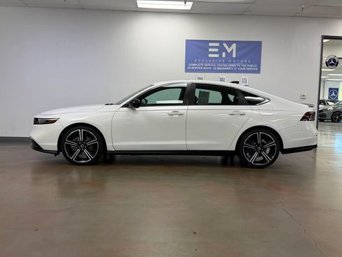 Used 2024 Honda Accord Sport image 9