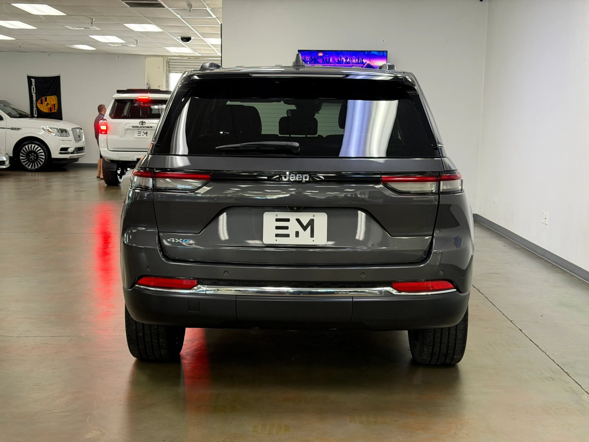 Used 2023 Jeep Grand Cherokee 4WD 4xe image 9