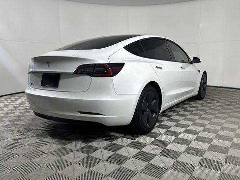 Used 2021 Tesla Model 3 Standard Range Plus image 8