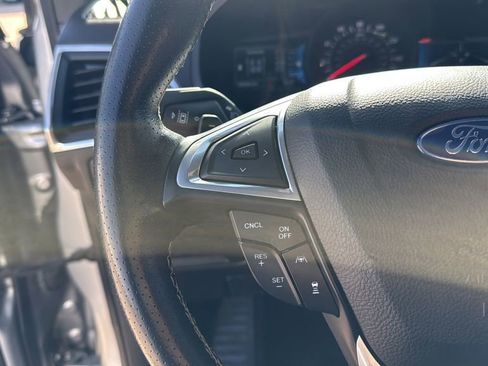 Used 2022 Ford Edge ST image 19