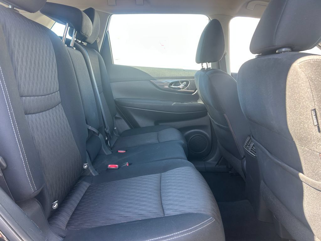 Used 2018 Nissan Rogue S FWD image 27