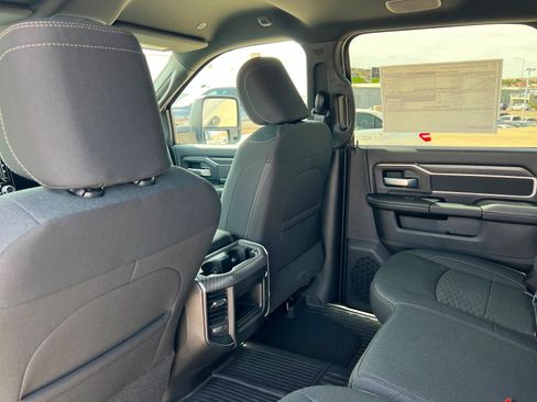 New 2026 RAM 2500 Big Horn AWD/4WD image 19