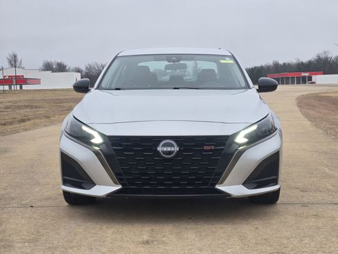 Certified 2023 Nissan Altima 2.5 SR image 6