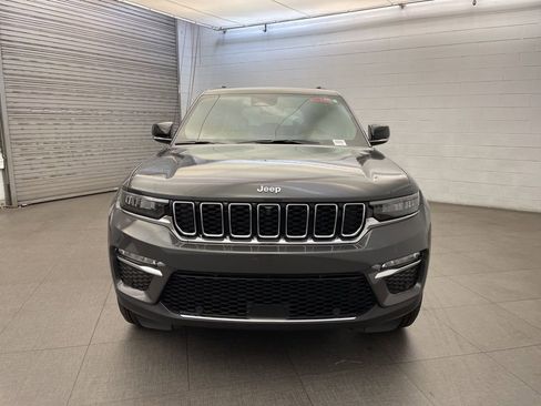 New 2025 Jeep Grand Cherokee Limited w/ Luxury Tech Group II image 6