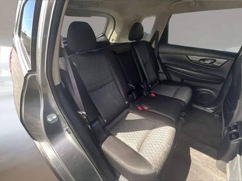 Used 2017 Nissan Rogue SV w/ SV Premium Package AWD/4WD image 25
