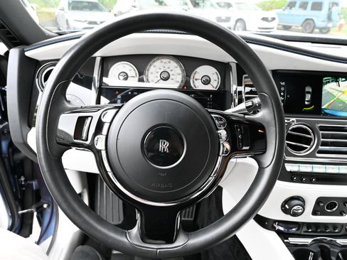 Used 2018 Rolls-Royce Ghost RWD image 23
