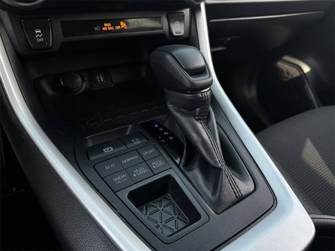 Used 2024 Toyota RAV4 LE image 19